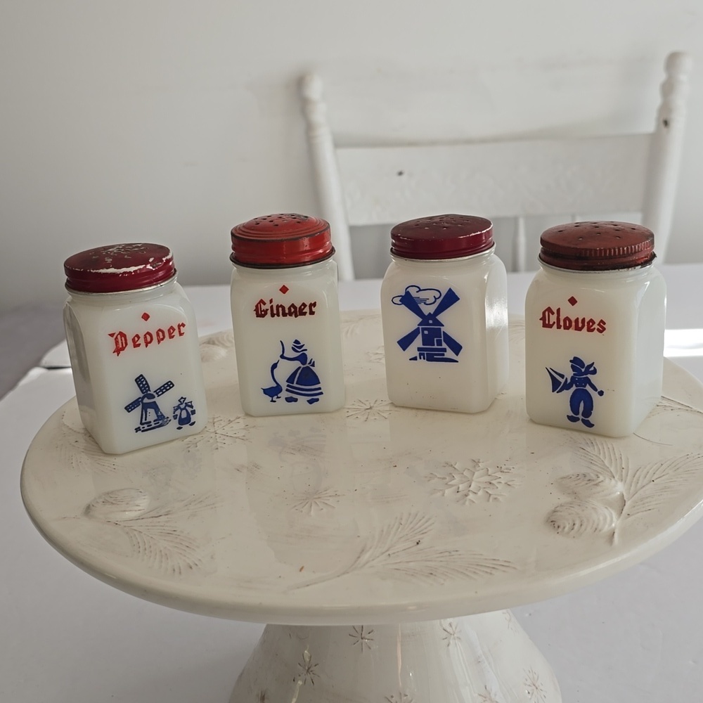 Vintage Set Of 4 USA Frank Tea & Spice Dutch Spice Jars